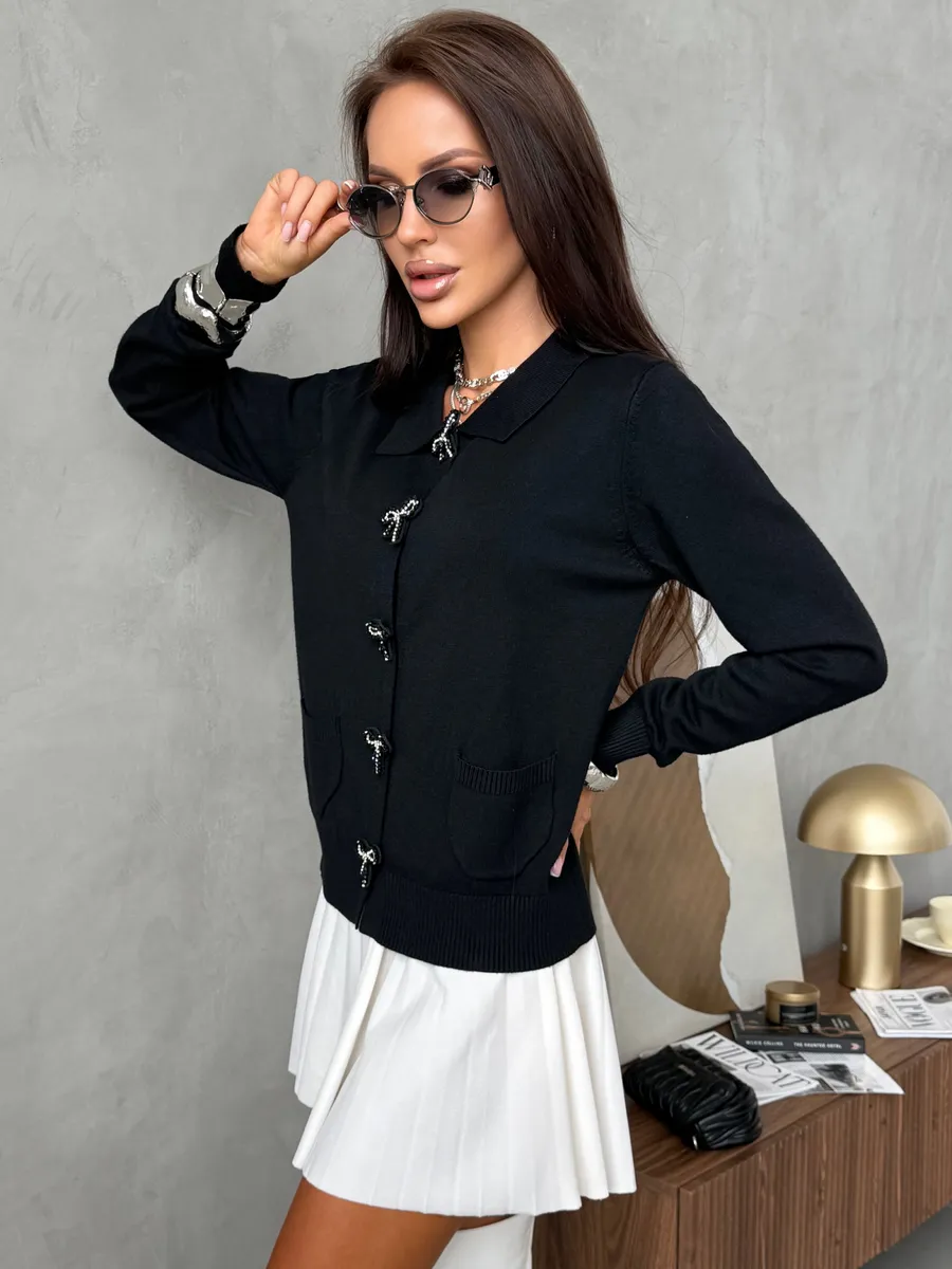 Черная кофта на пуговицах теплая нарядная