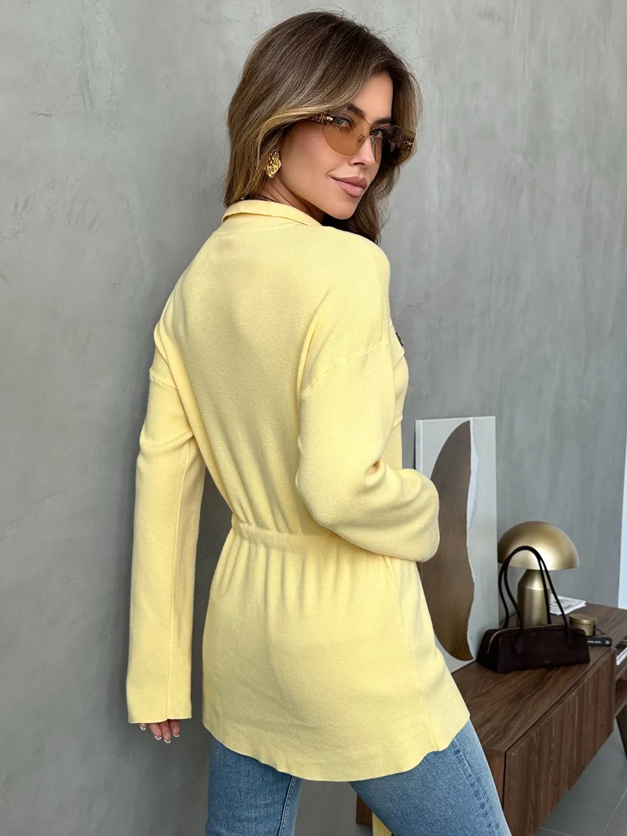 Желтая кофта теплая на пуговицах