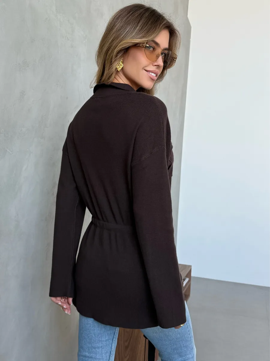 Коричневая кофта теплая на пуговицах