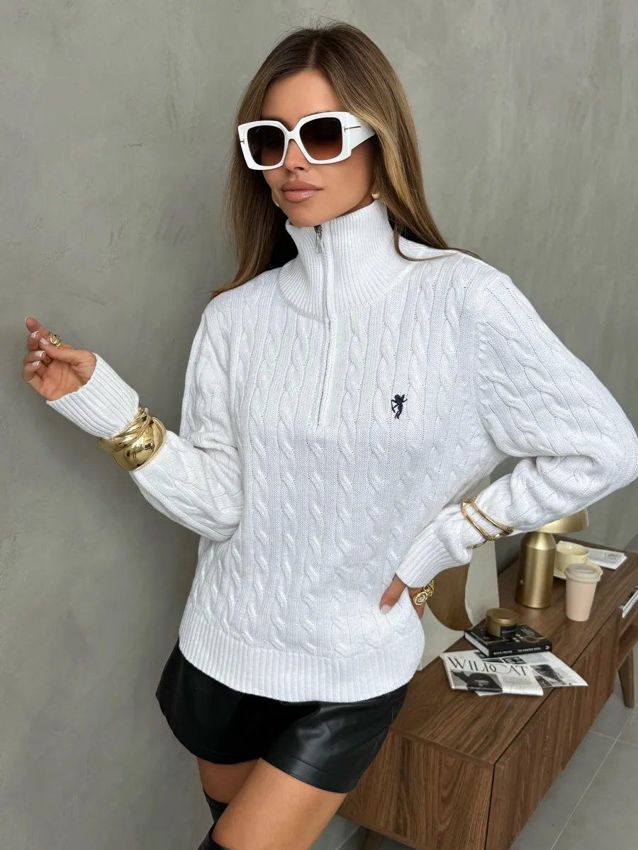 Белая кофта теплая нарядная трикотажная