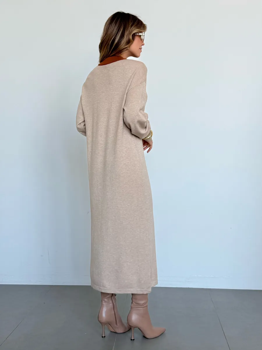Бежевое платье осеннее теплое трикотажное