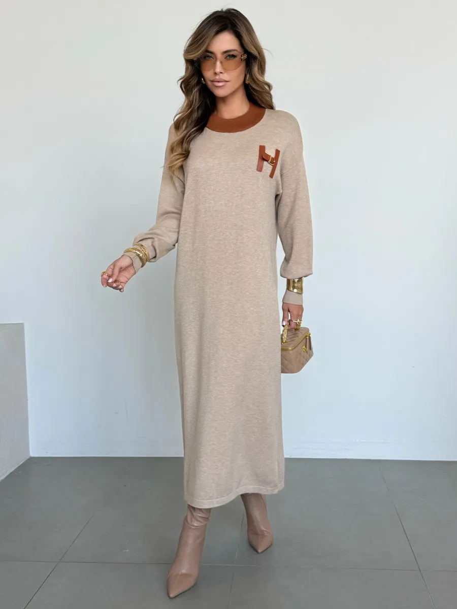 Бежевое платье осеннее теплое трикотажное