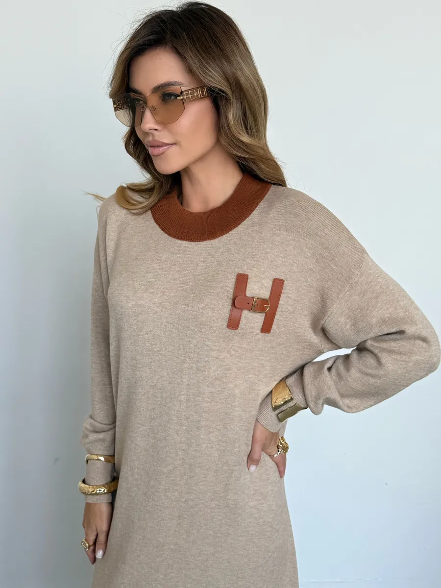 Бежевое платье осеннее теплое трикотажное