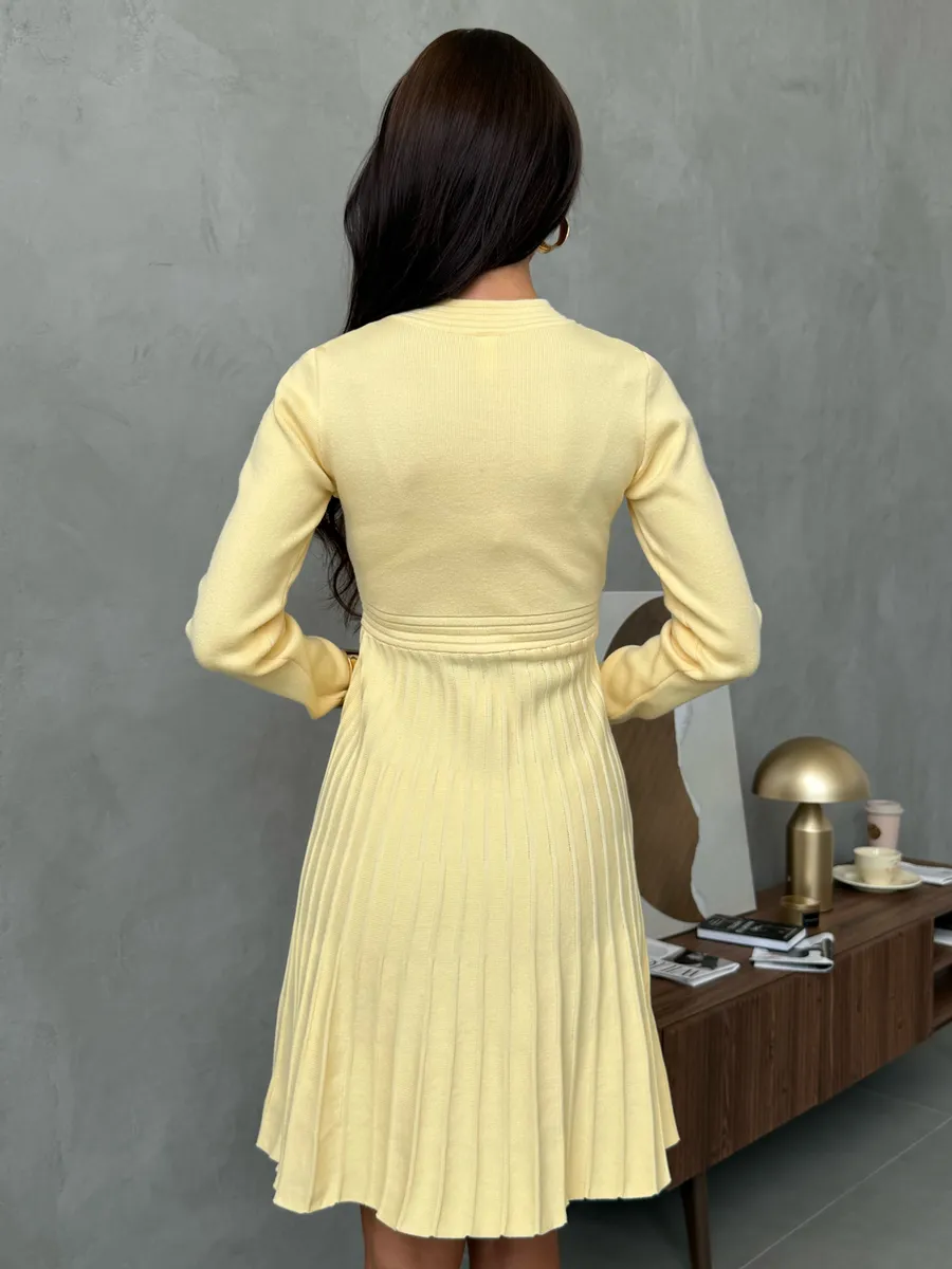 Желтое платье осеннее теплое трикотажное мини