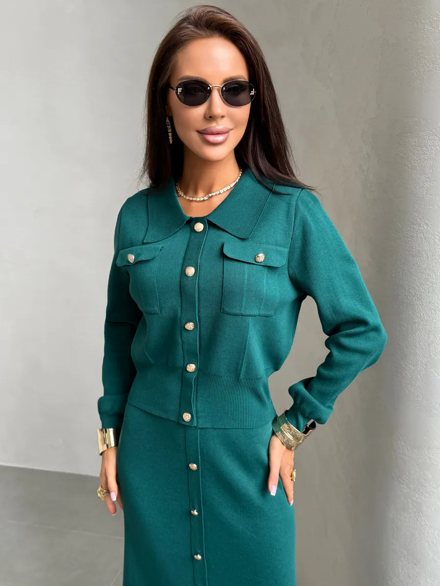 Зеленый теплый костюм с юбкой осенний трикотажный