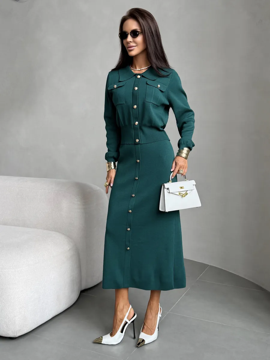 Зеленый теплый костюм с юбкой осенний трикотажный