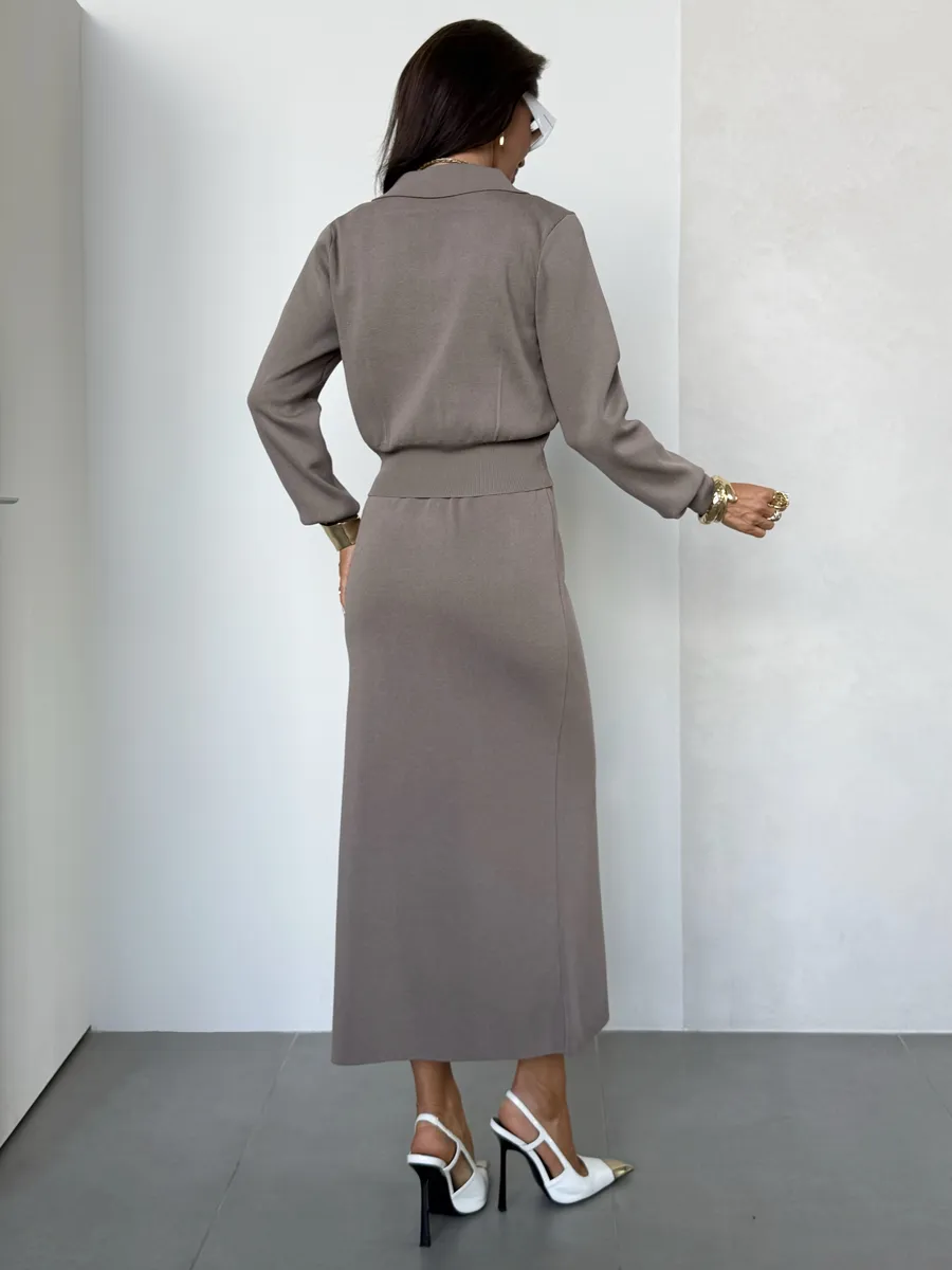 Теплый костюм с юбкой осенний трикотажный