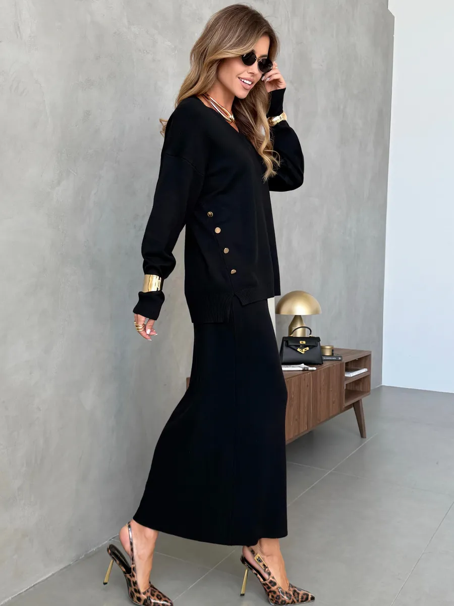 Черный костюм с юбкой теплый трикотажный