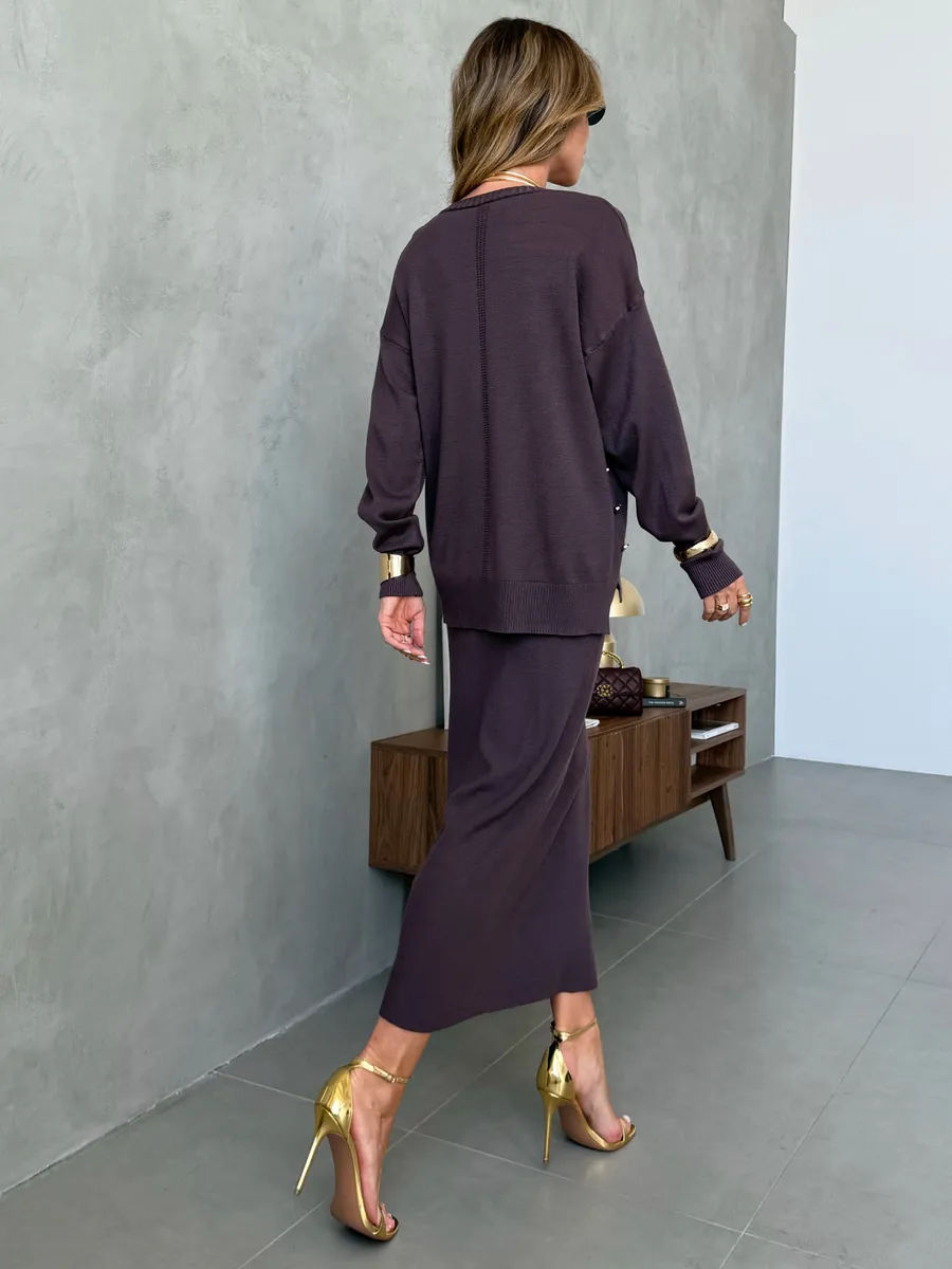 Коричневый костюм с юбкой теплый трикотажный