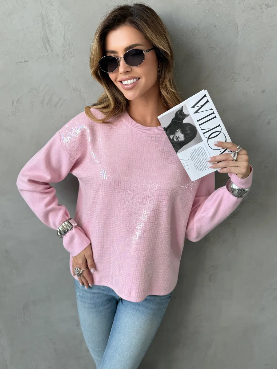 Розовая кофта нарядная оверсайз осень