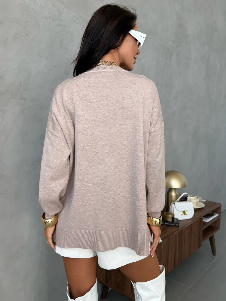 Бежевая кофта теплая нарядная