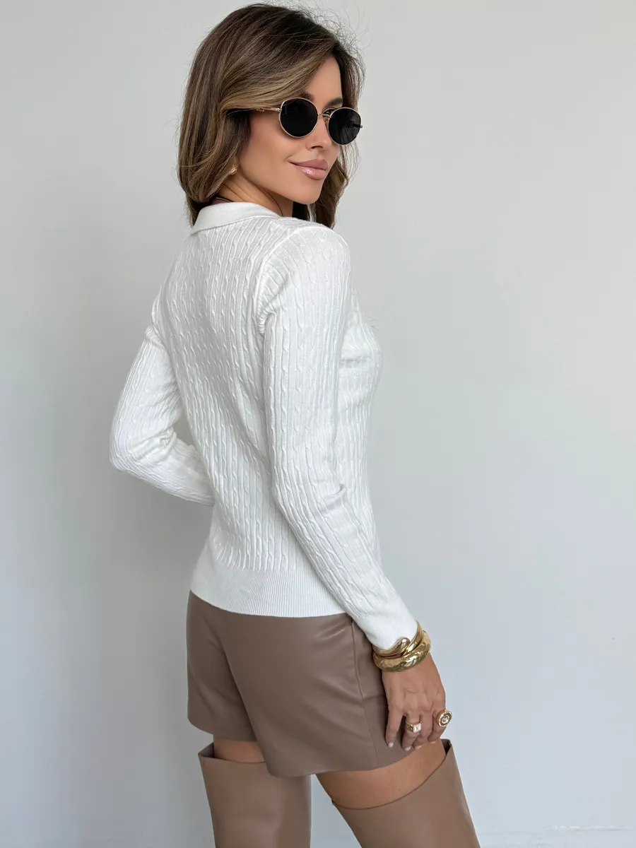 Белая кофта теплая трикотажная