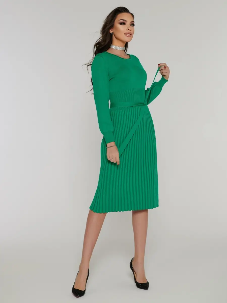 Зеленое платье женское вечернее теплое трикотажное офисное миди