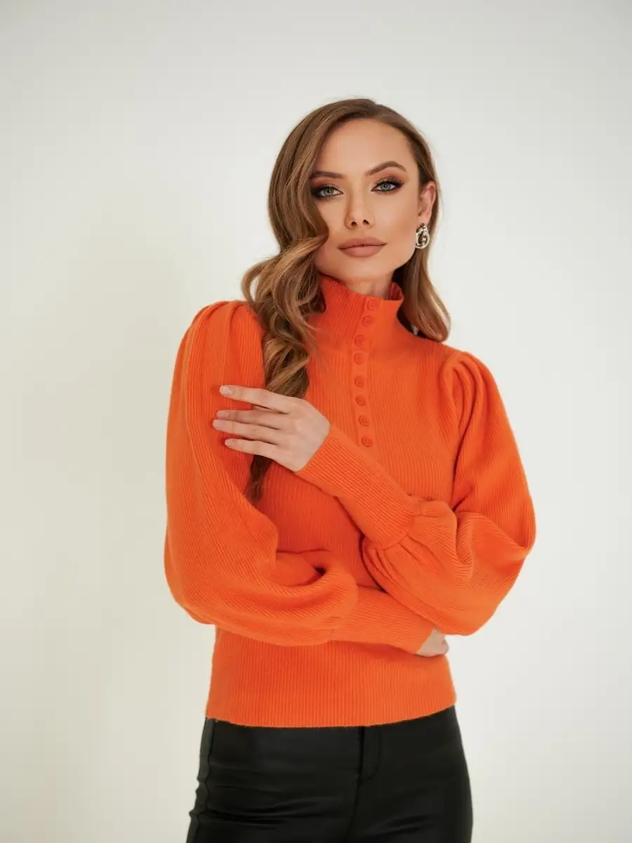 Оранжевая кофта с длинным рукавом