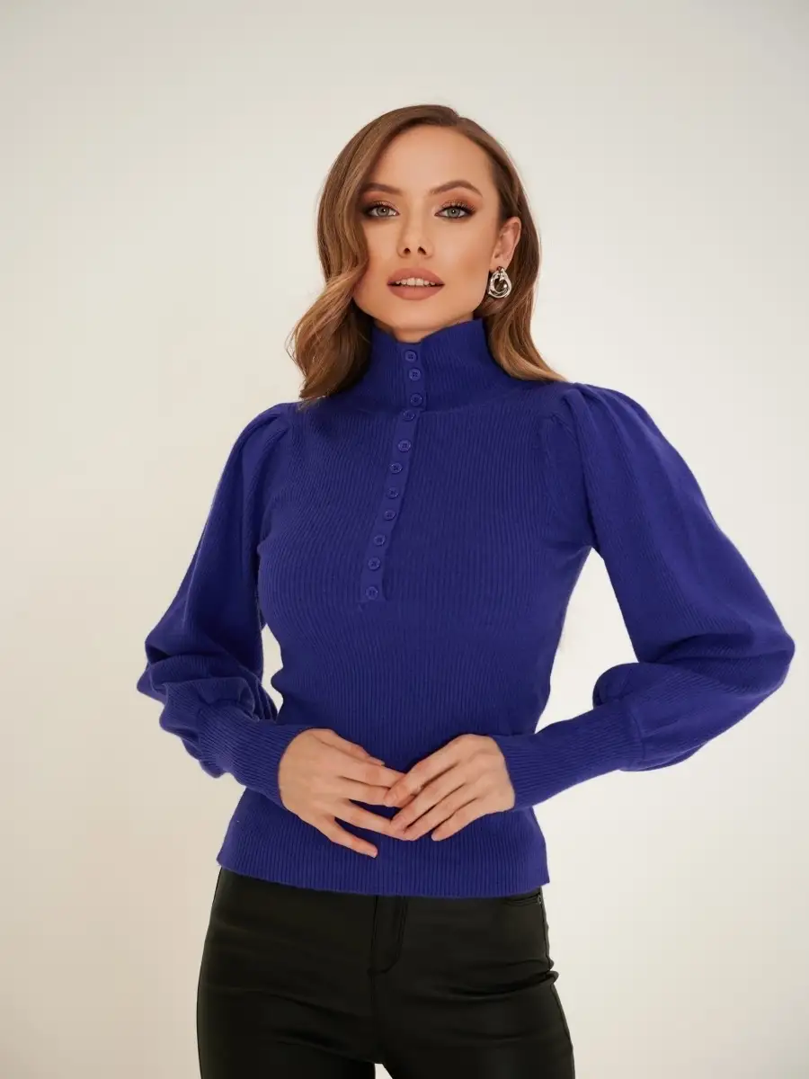 Синяя кофта с длинным рукавом