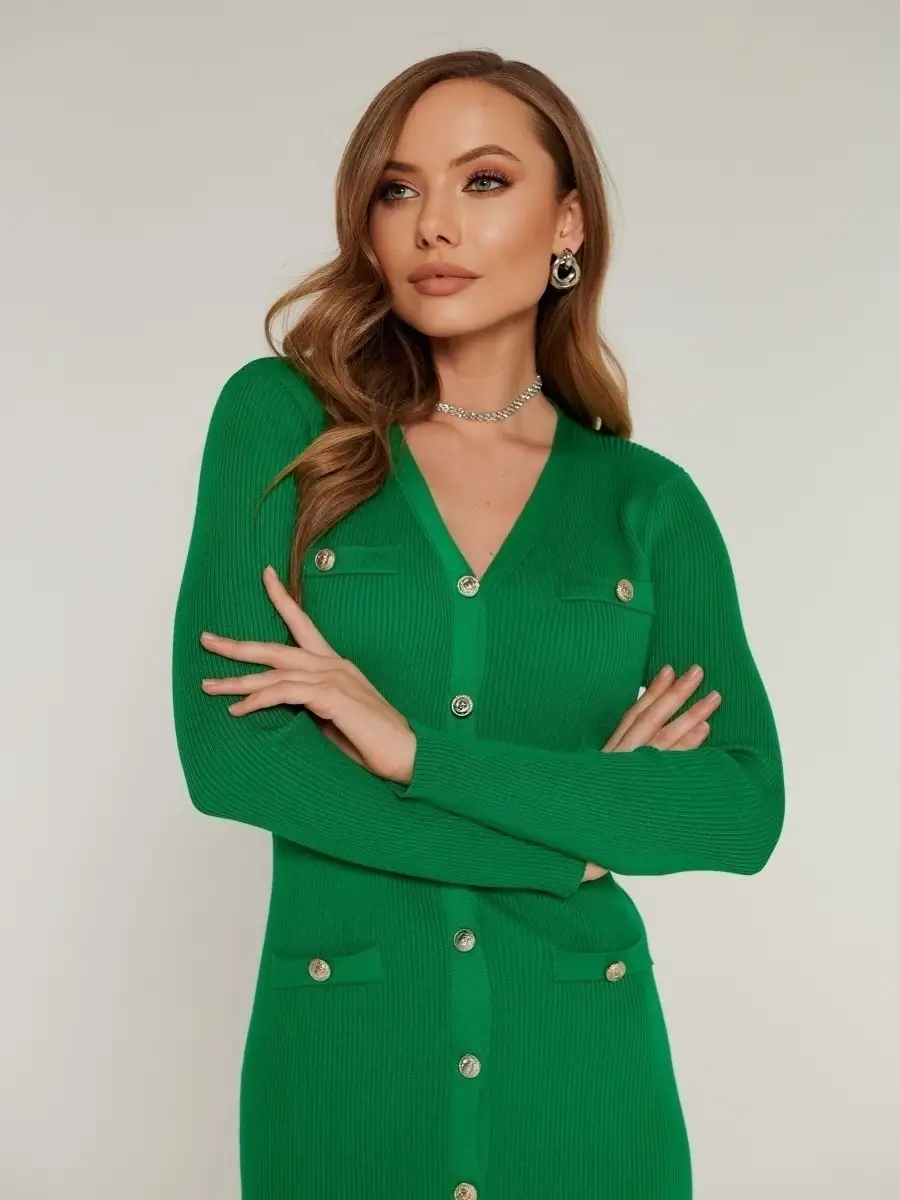 Зеленое женское платье вечернее в офис трикотажное