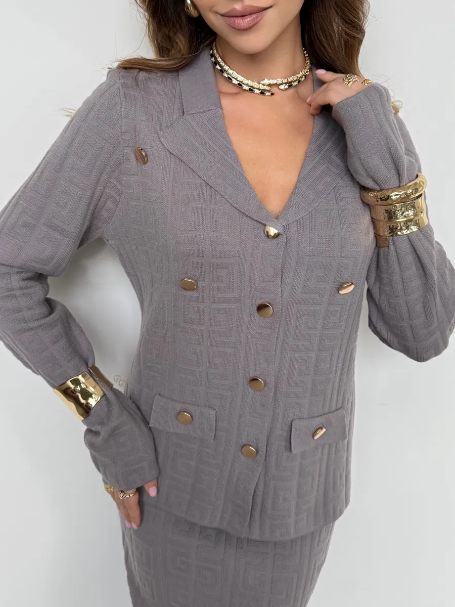 Серый теплый костюм с юбкой осенний трикотажный