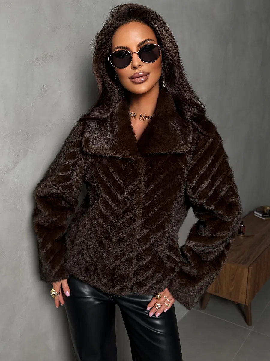 Шуба искусственная зимняя короткая