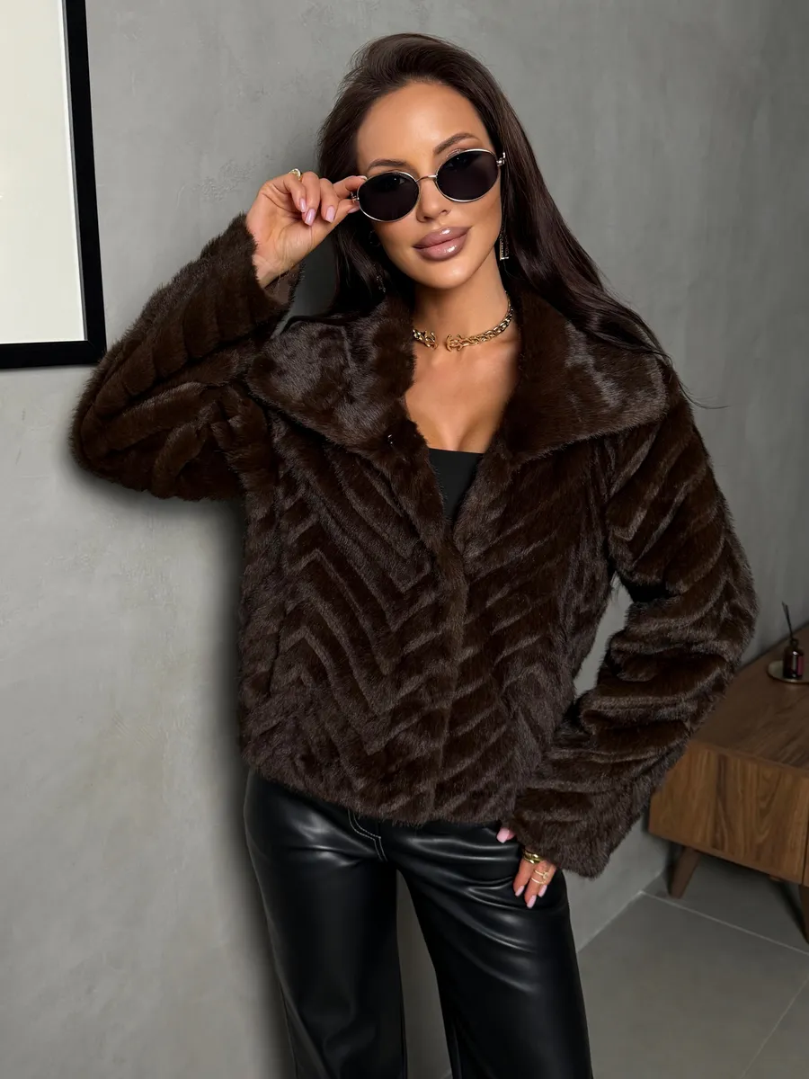 Шуба искусственная зимняя короткая