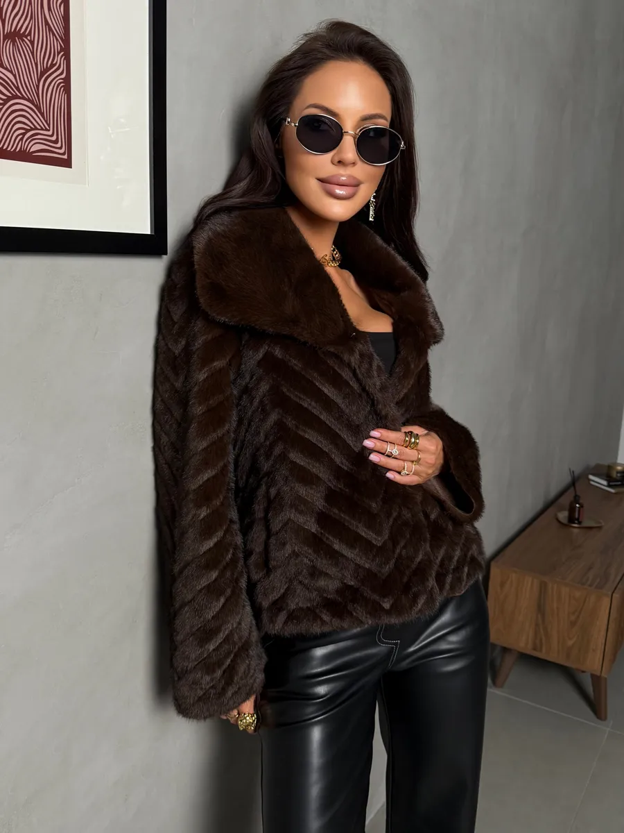 Шуба искусственная зимняя короткая