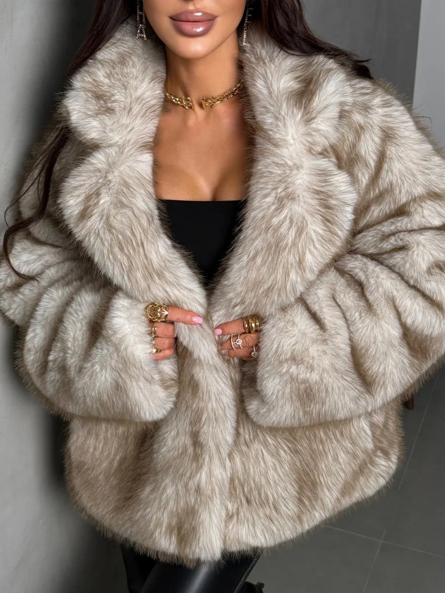 Молочная шуба искусственная зимняя короткая