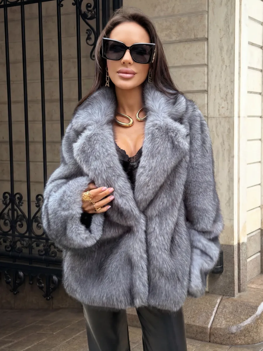 Серая шуба искусственная зимняя короткая