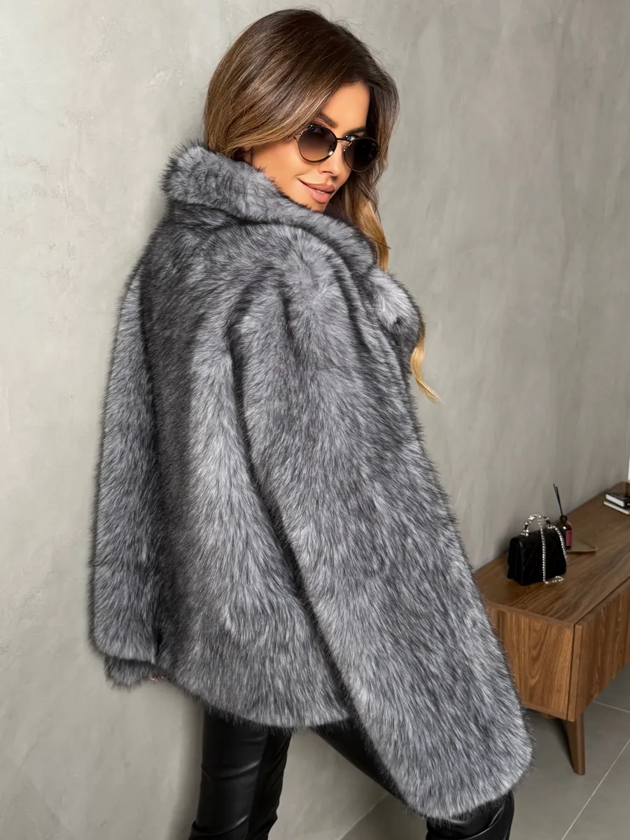 Серая шуба искусственная зимняя короткая