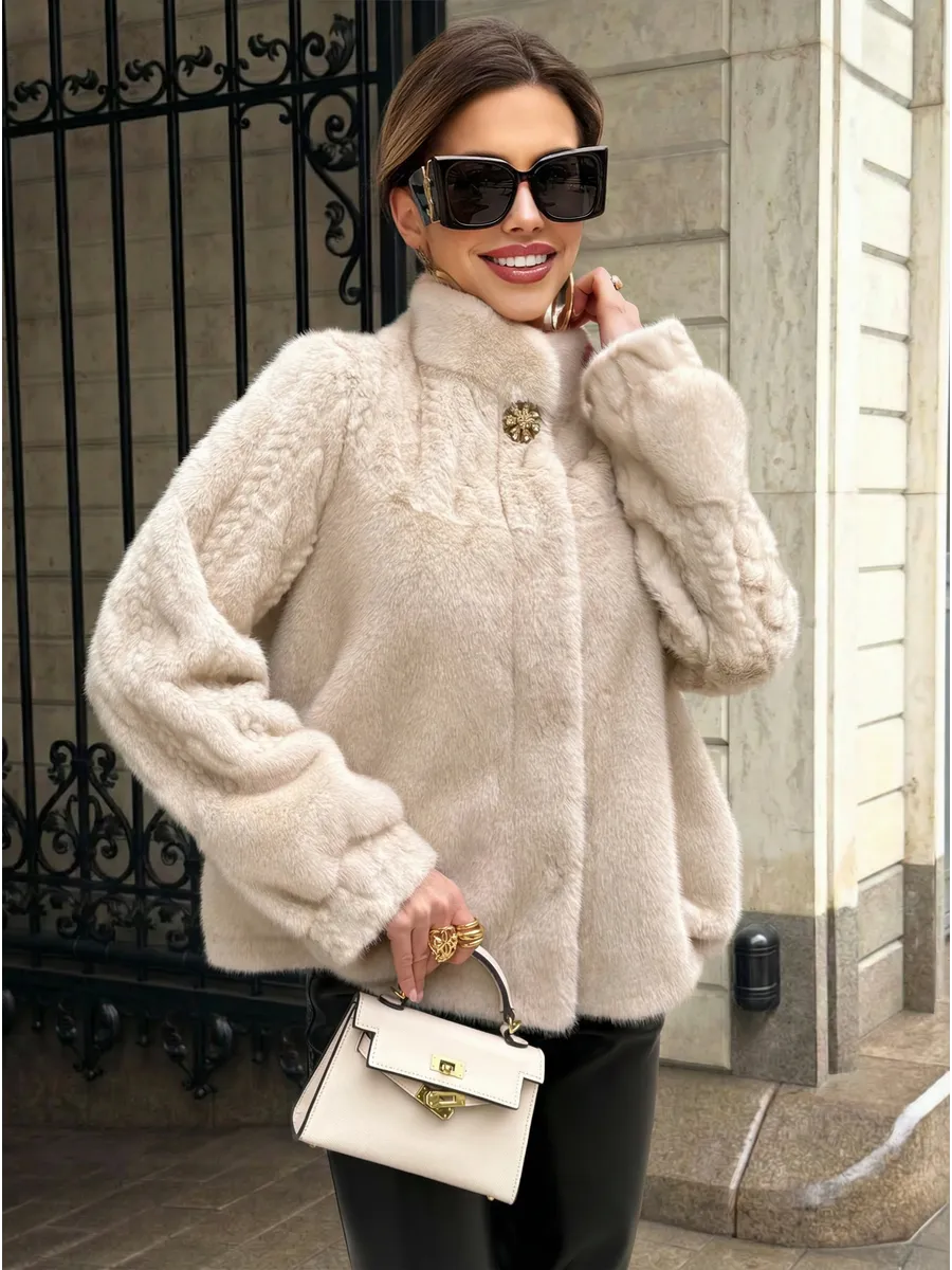 Шуба искусственная зимняя короткая