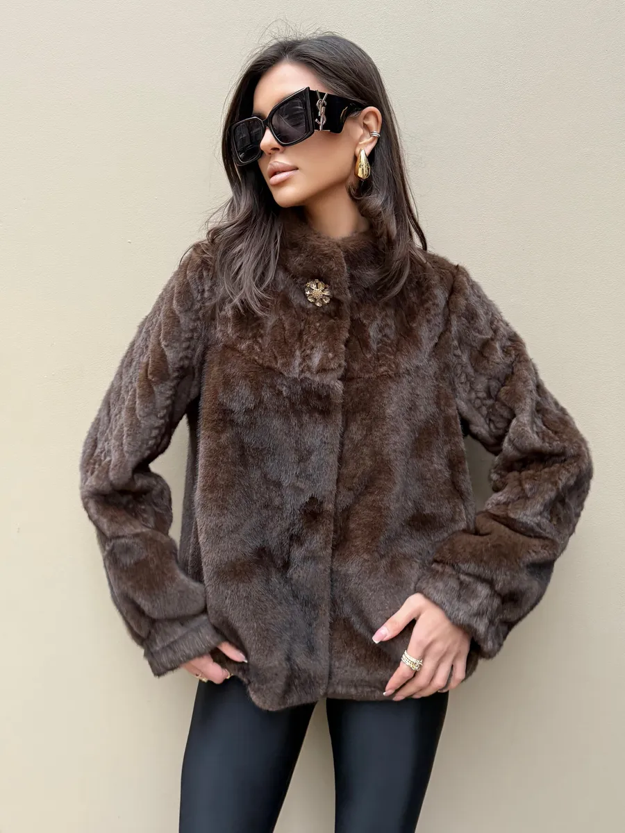 Шуба искусственная зимняя короткая