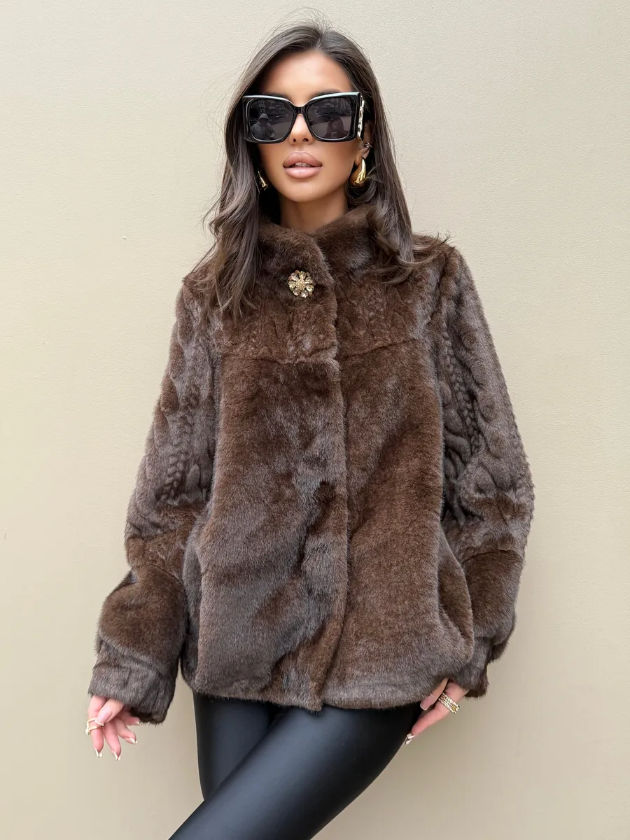 Шуба искусственная зимняя короткая