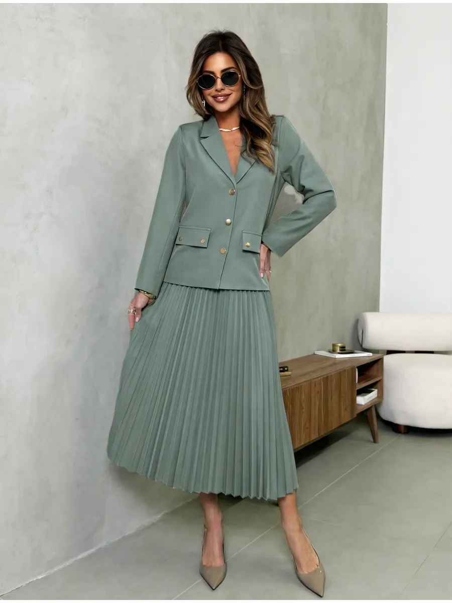 Костюм с юбкой