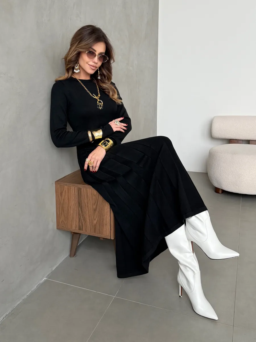 Черное теплое платье вязаное трикотажное повседневное