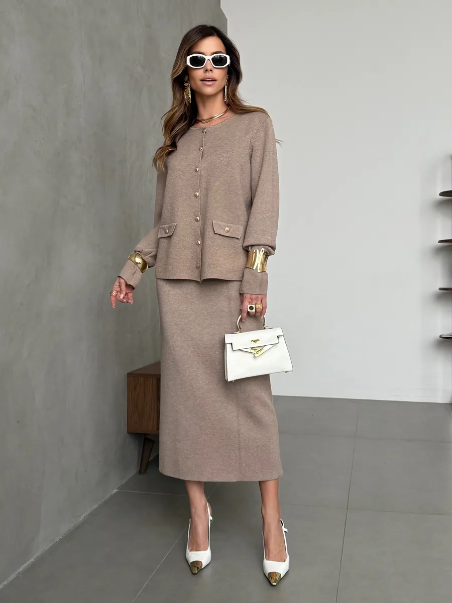 Теплый костюм женский с юбкой