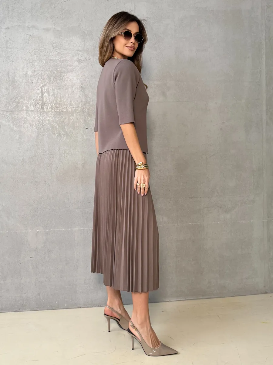 Капучино костюм с юбкой офисный нарядный