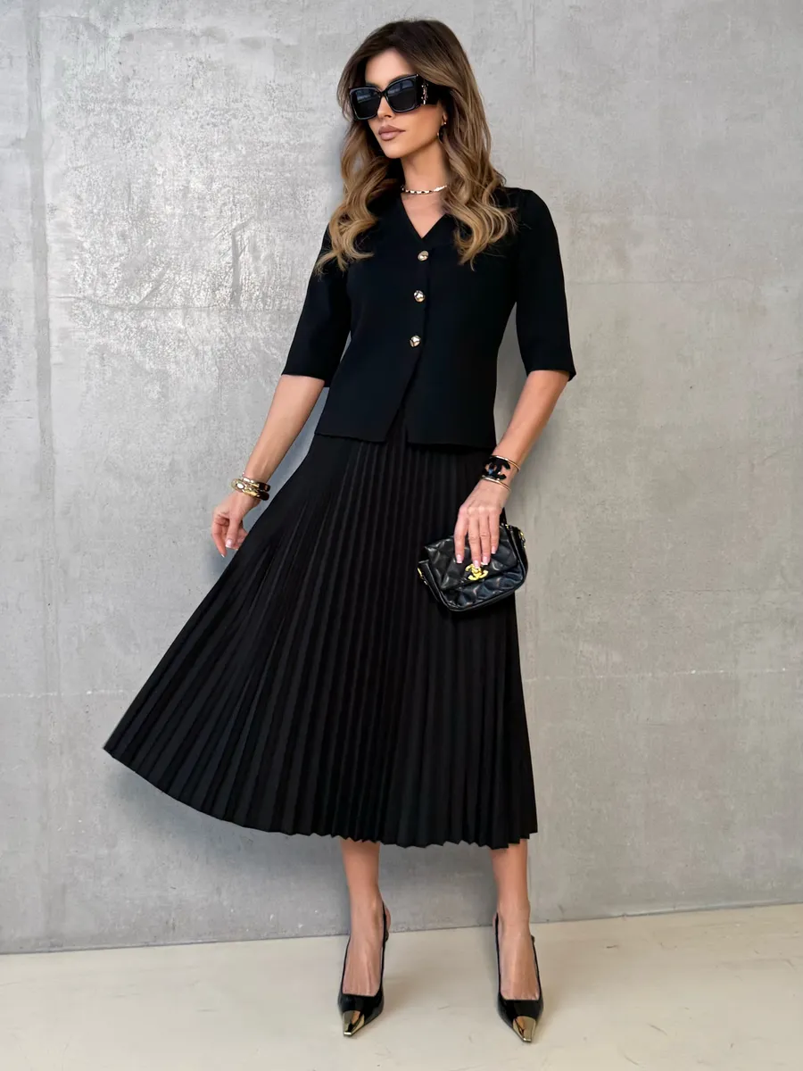 Черный костюм с юбкой офисный нарядный