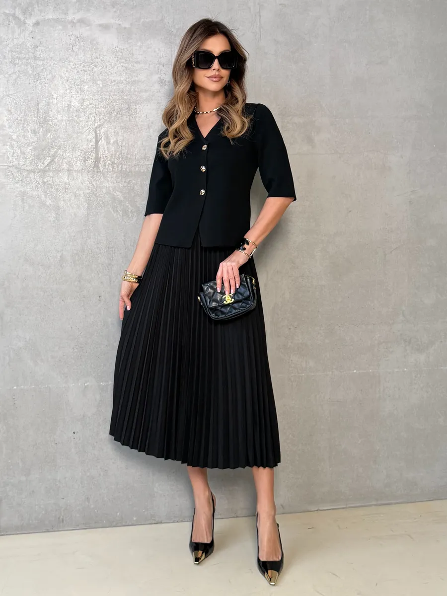 Черный костюм с юбкой офисный нарядный