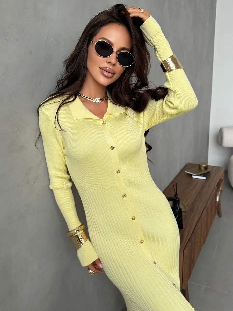 Желтое платье теплое вязаное нарядное трикотажное