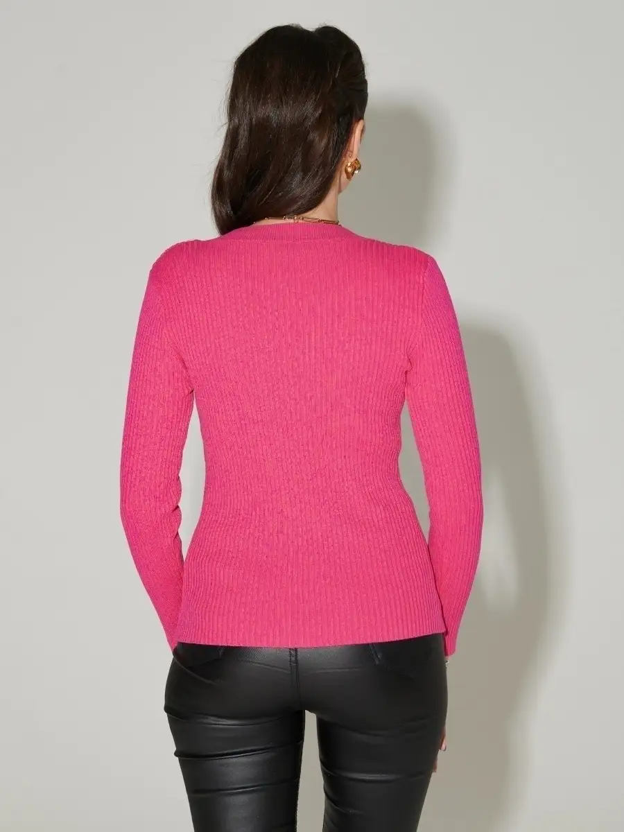 Розовая кофта