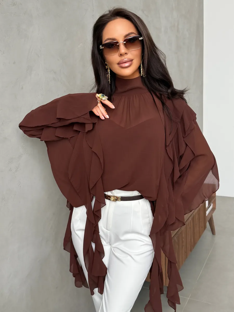 Коричневая блузка нарядная праздничная шелковая с рюшами и топом