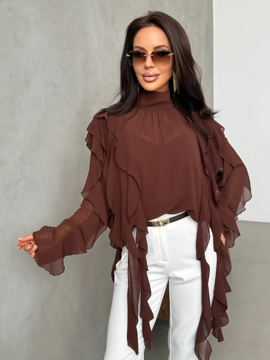 Коричневая блузка нарядная праздничная шелковая с рюшами и топом