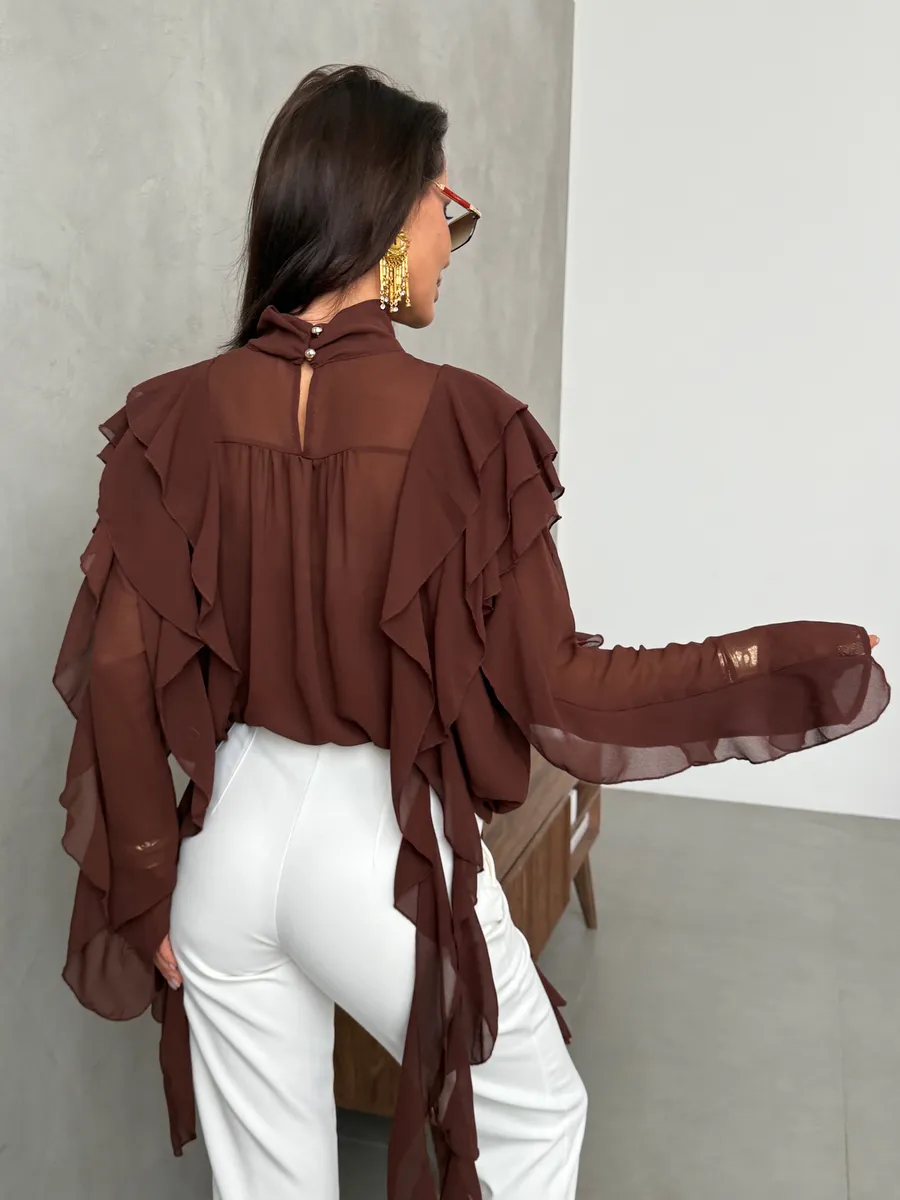 Коричневая блузка нарядная праздничная шелковая с рюшами и топом
