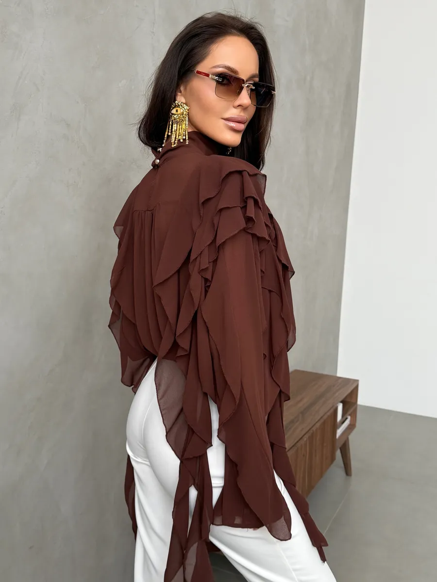 Коричневая блузка нарядная праздничная шелковая с рюшами и топом