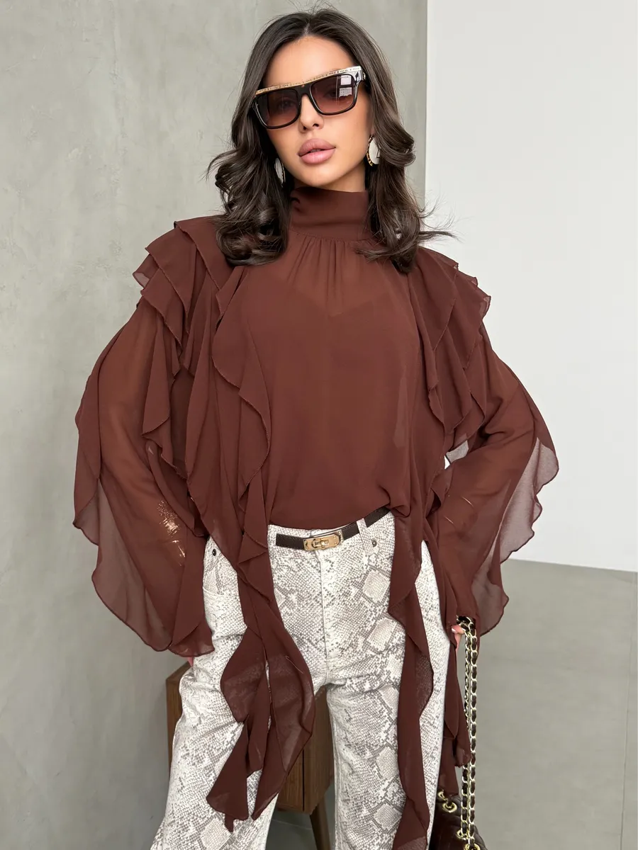 Коричневая блузка нарядная праздничная шелковая с рюшами и топом