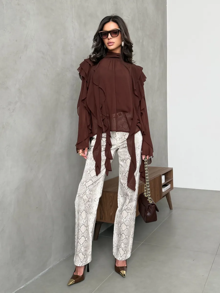 Коричневая блузка нарядная праздничная шелковая с рюшами и топом