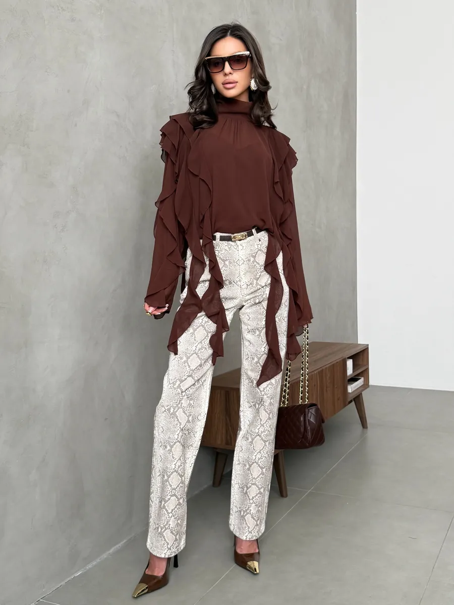 Коричневая блузка нарядная праздничная шелковая с рюшами и топом