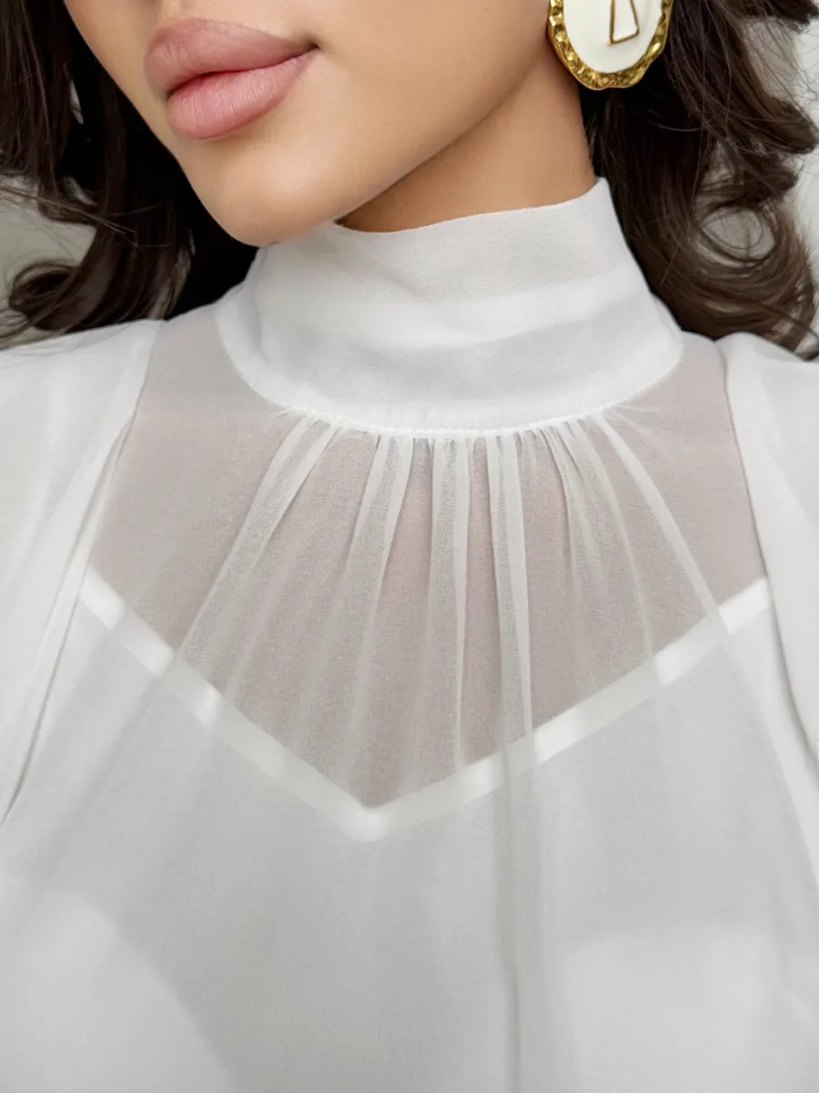 Белая блузка нарядная праздничная шелковая с рюшами и топом