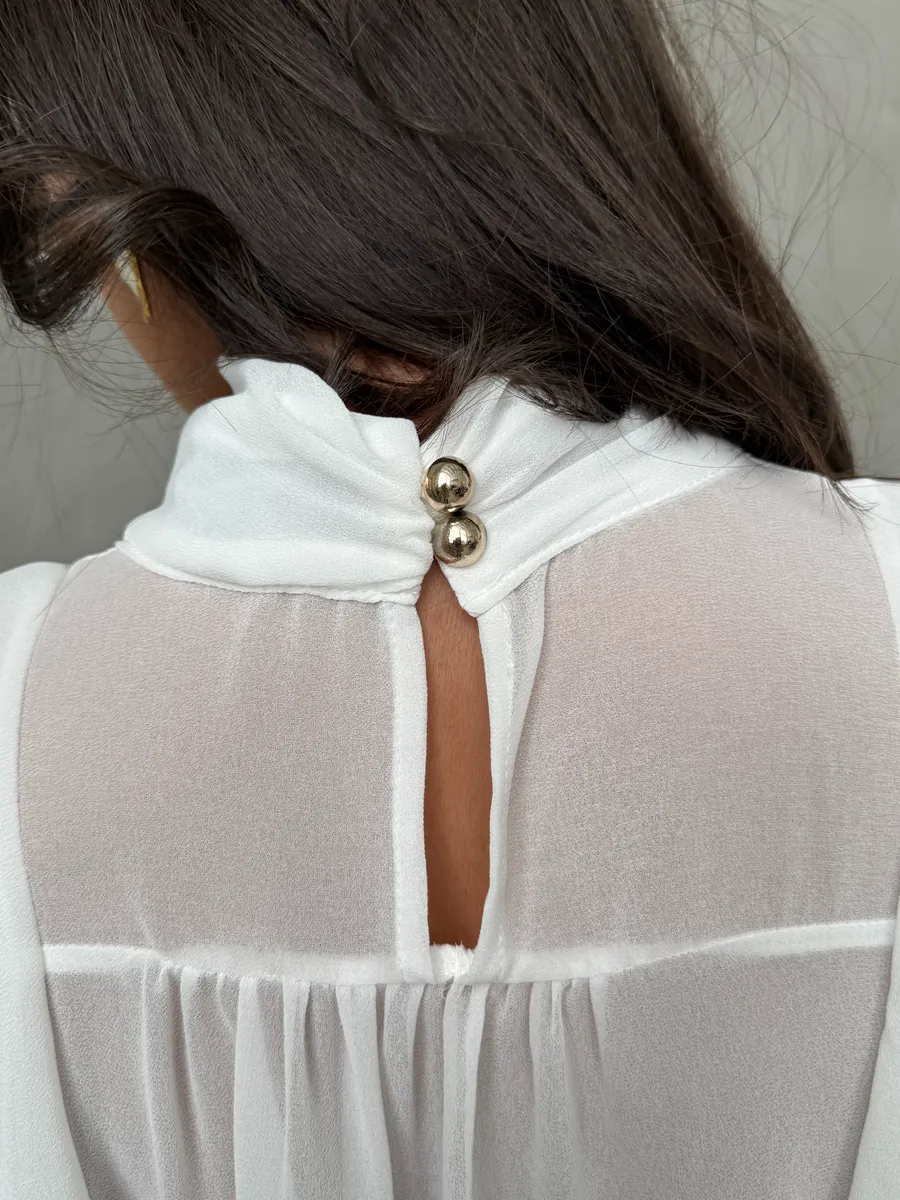 Белая блузка нарядная праздничная шелковая с рюшами и топом