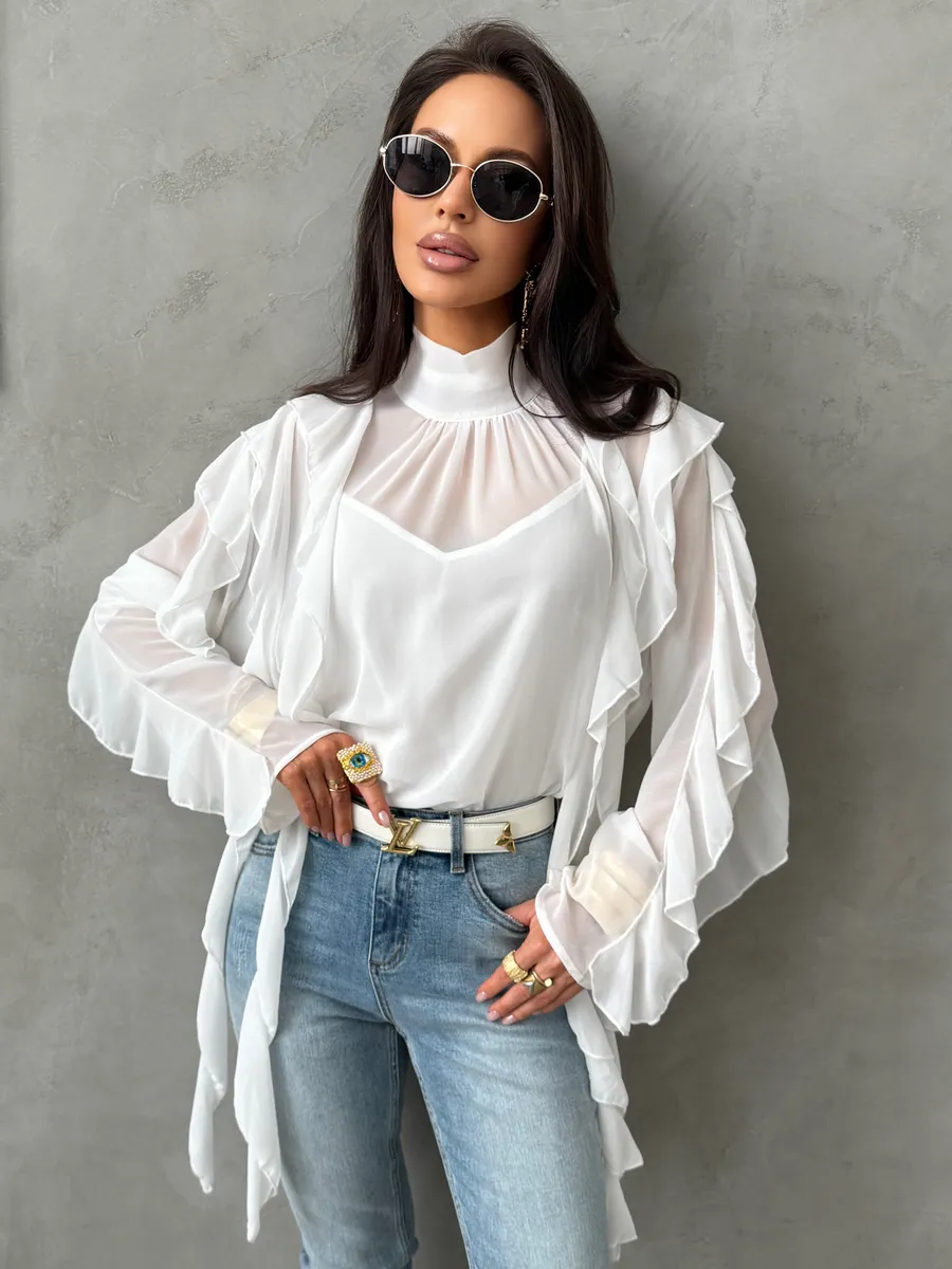 Белая блузка нарядная праздничная шелковая с рюшами и топом