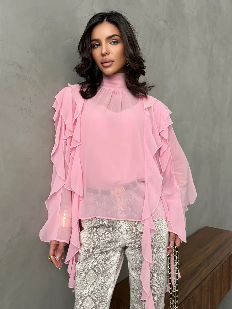 Розовая блузка нарядная праздничная шелковая с рюшами и топом