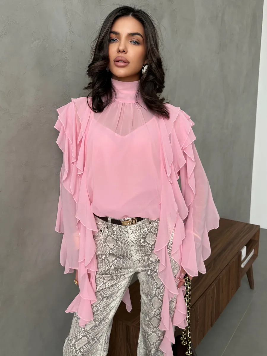 Розовая блузка нарядная праздничная шелковая с рюшами и топом